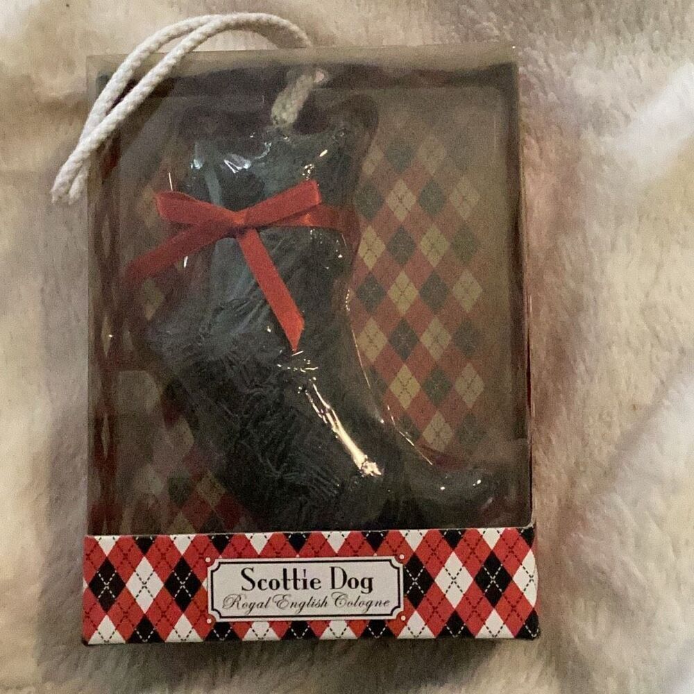 NIB Royal English Cologne Scottie Dog Soap On A Rope Vintage
